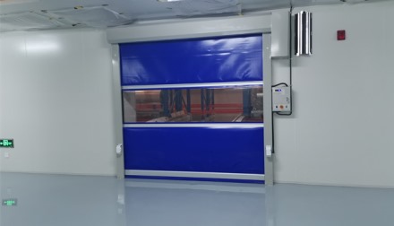 順平某汽車(chē)電子有限公司快速卷簾門(mén)安裝展示